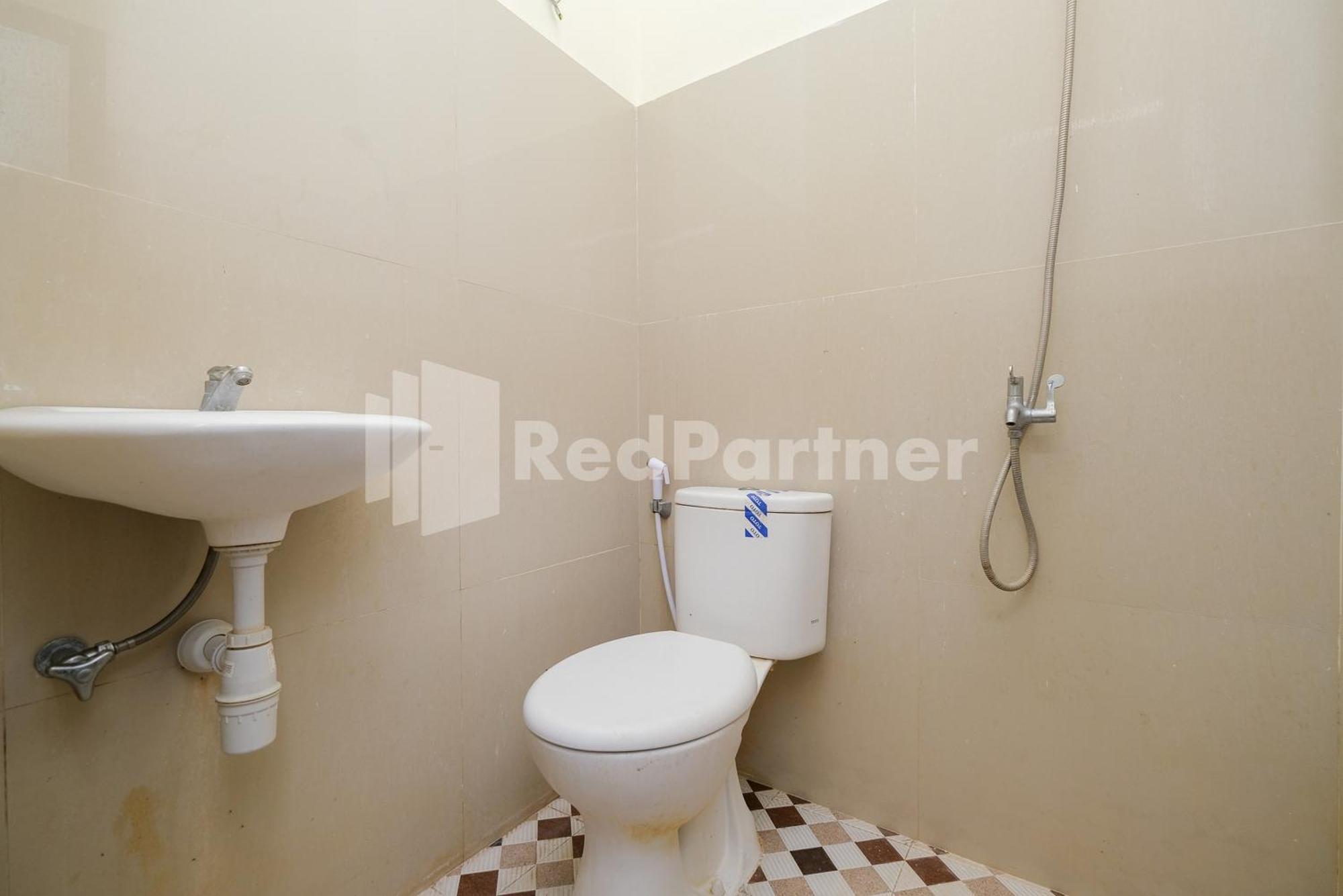 Grand Kencana Guesthouse near Wisata Bahari Lamongan Paciran Bagian luar foto