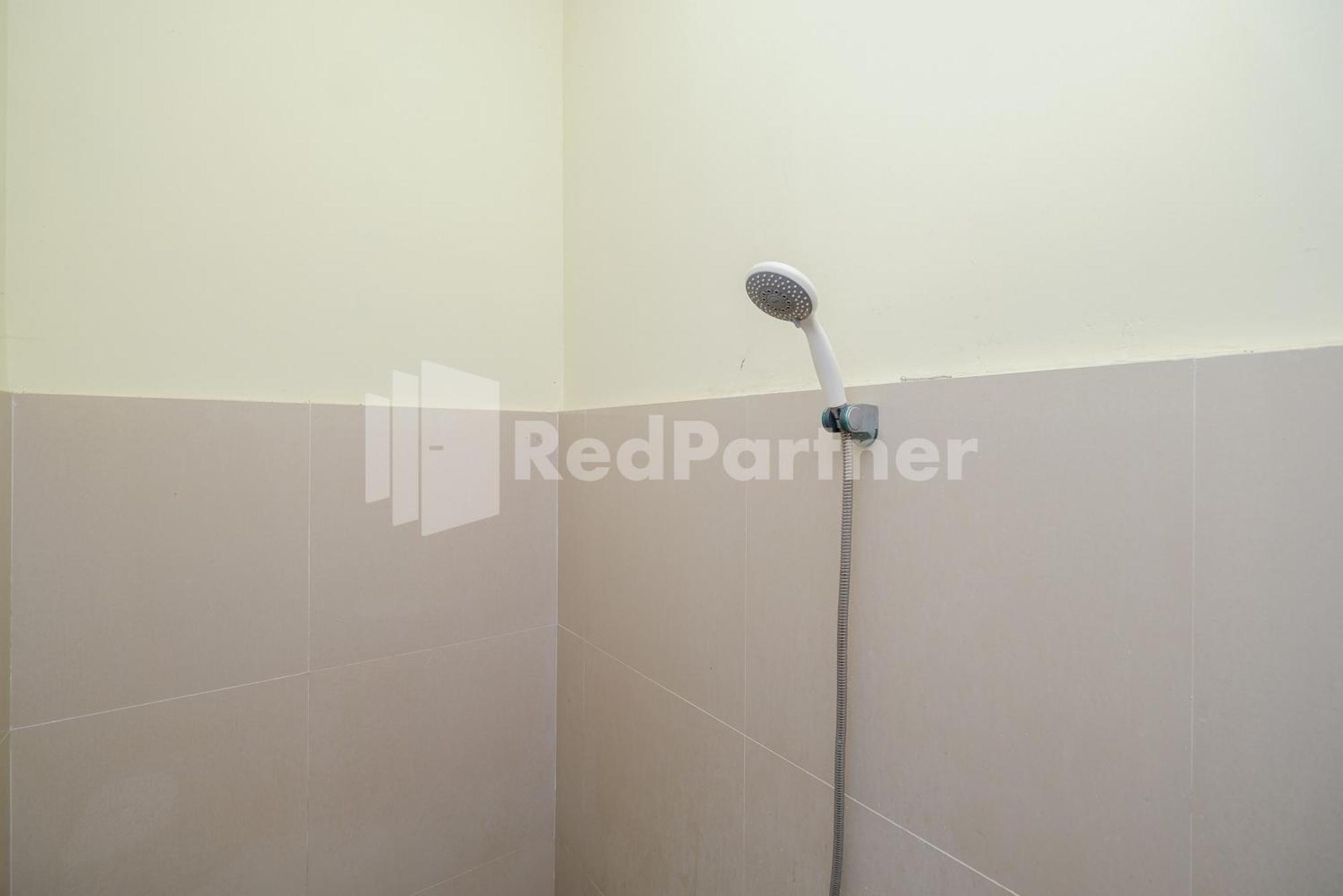 Grand Kencana Guesthouse near Wisata Bahari Lamongan Paciran Bagian luar foto