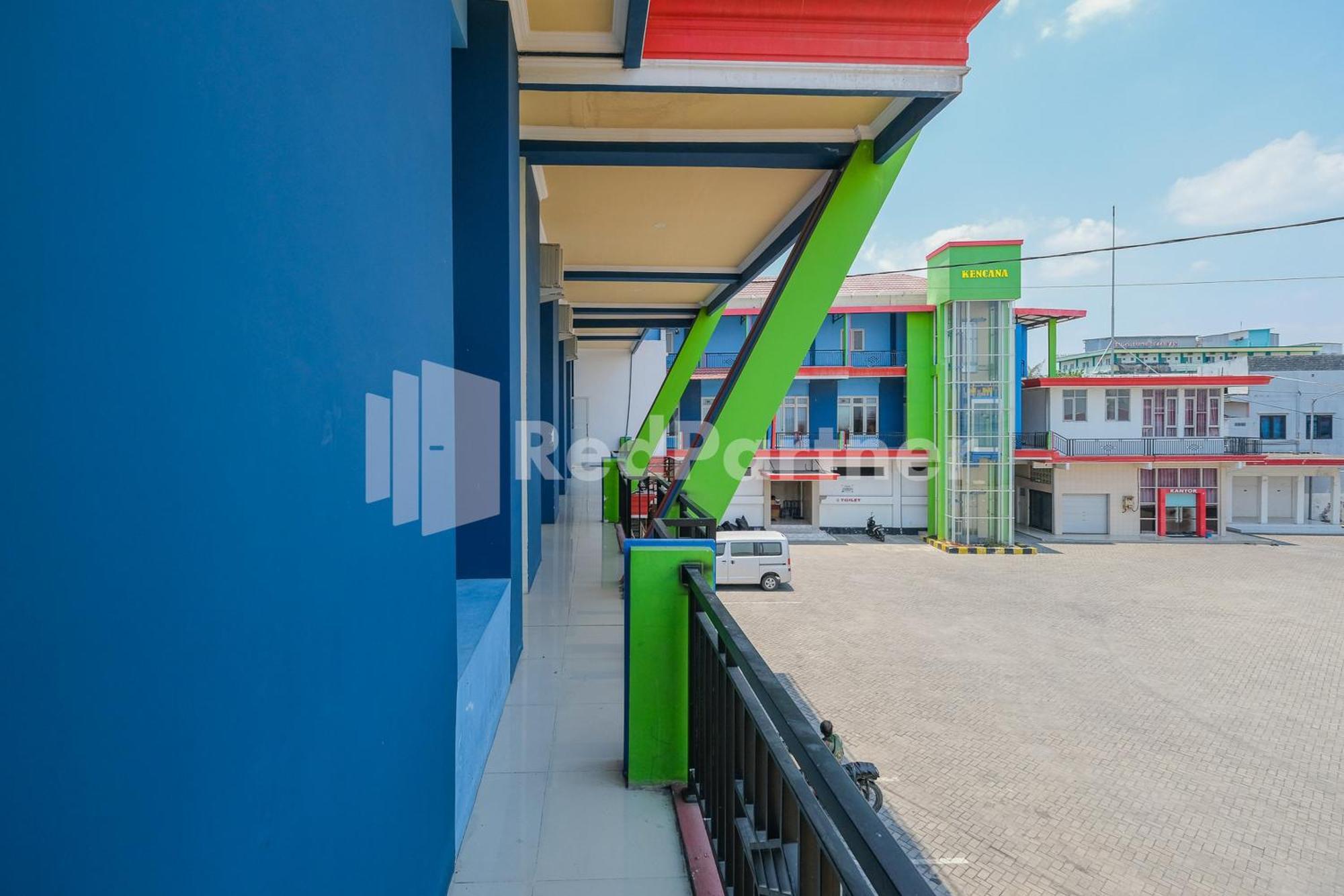 Grand Kencana Guesthouse near Wisata Bahari Lamongan Paciran Bagian luar foto