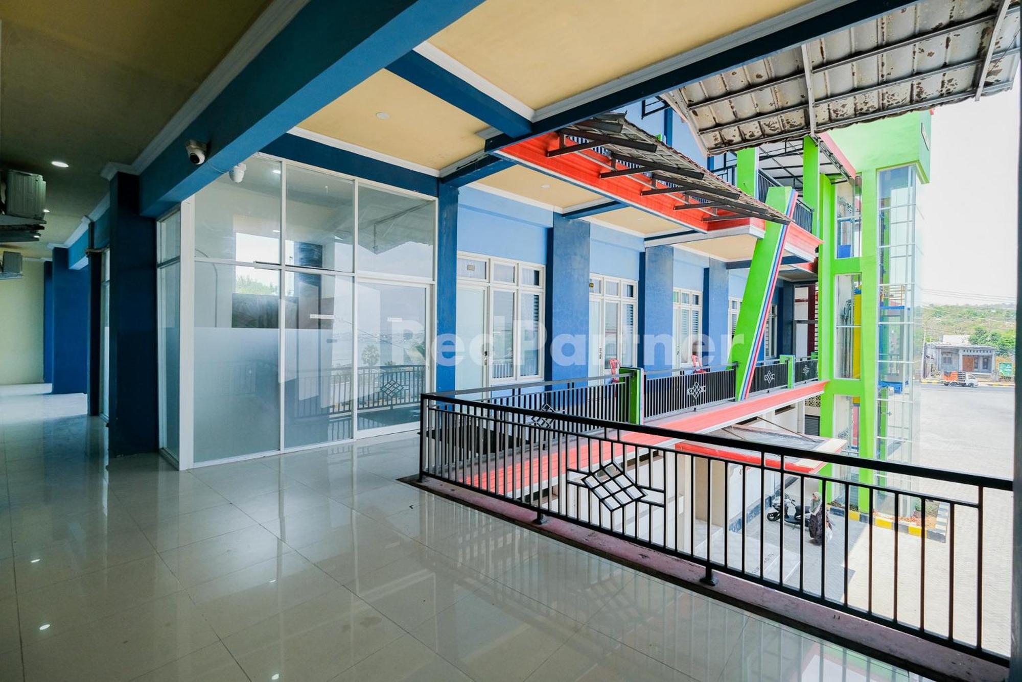 Grand Kencana Guesthouse near Wisata Bahari Lamongan Paciran Bagian luar foto