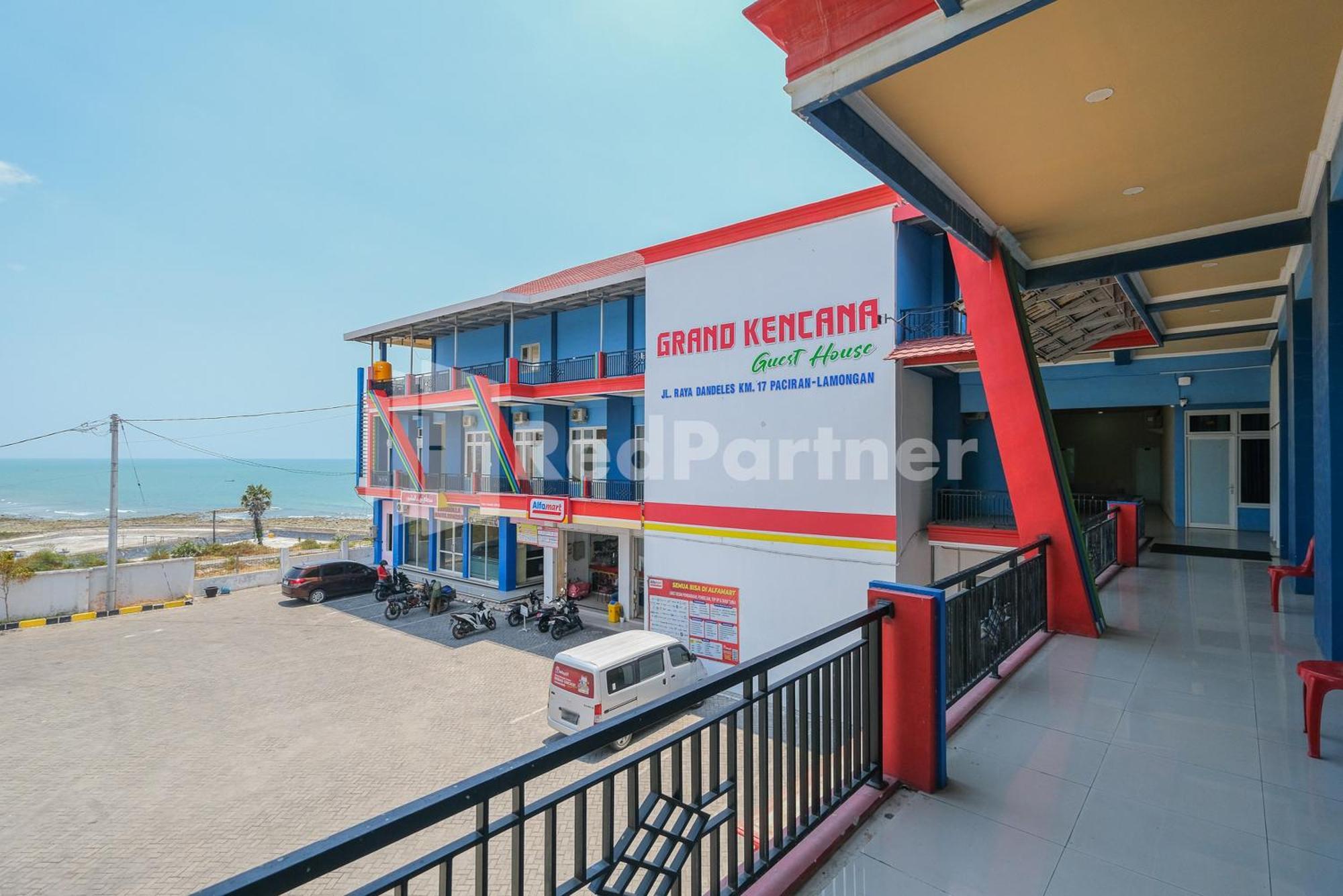 Grand Kencana Guesthouse near Wisata Bahari Lamongan Paciran Bagian luar foto