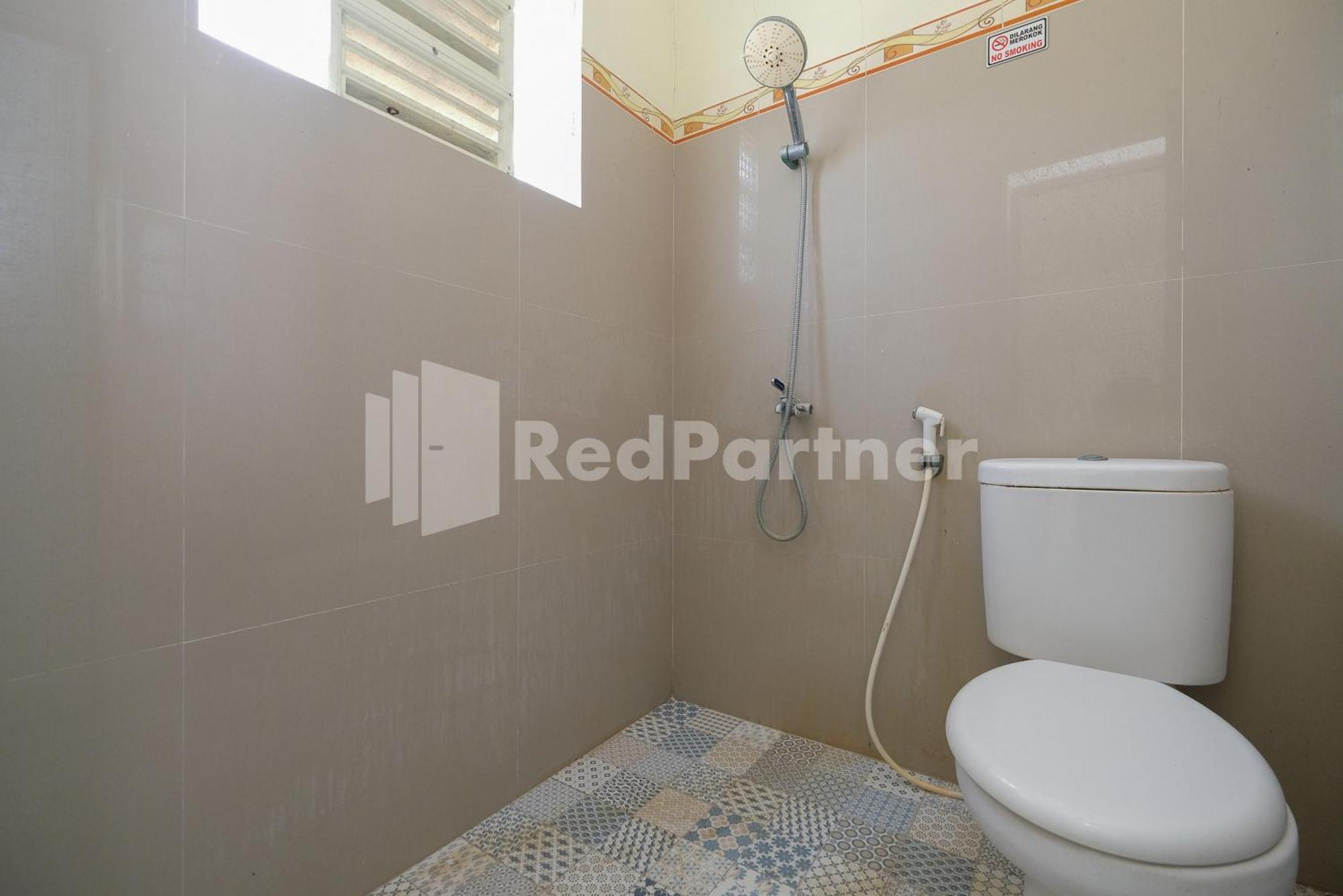 Grand Kencana Guesthouse near Wisata Bahari Lamongan Paciran Bagian luar foto